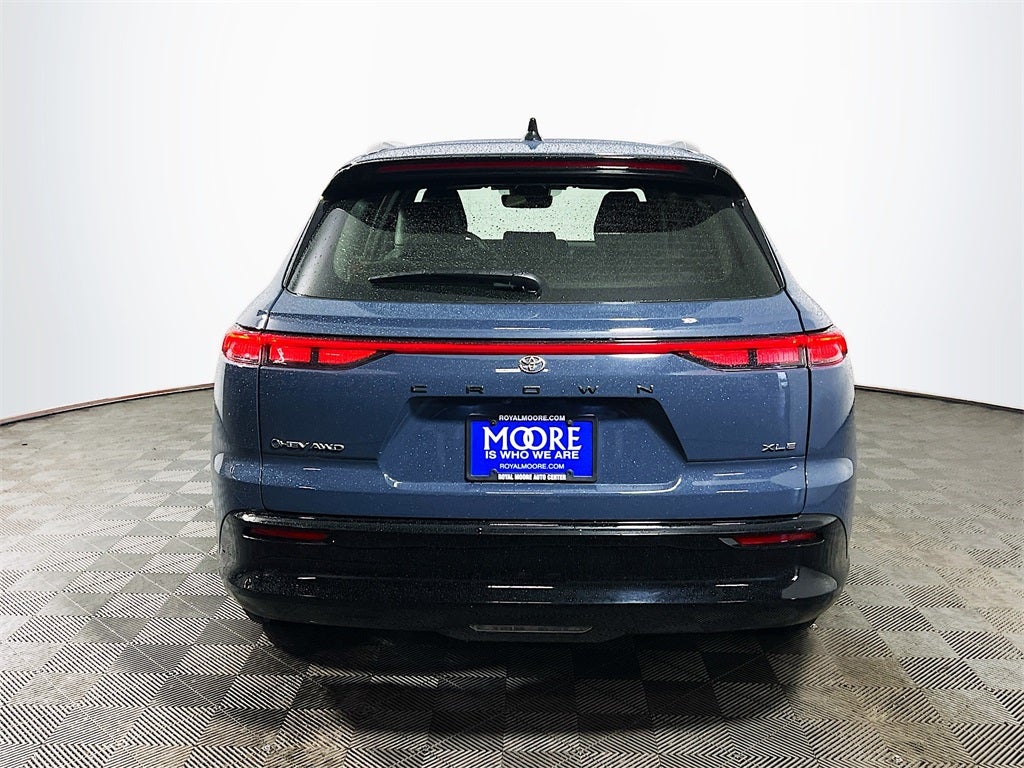 2025 Toyota Crown Signia XLE