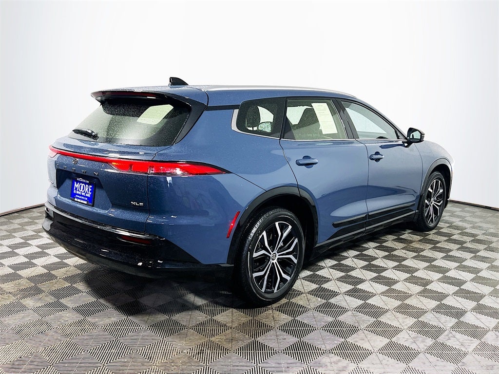 2025 Toyota Crown Signia XLE