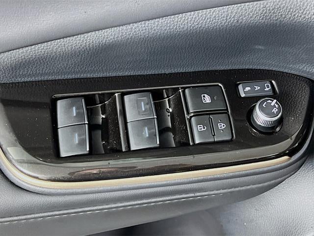 2025 Toyota Crown Signia XLE