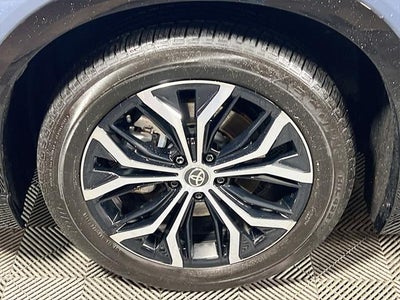 2025 Toyota Crown Signia XLE