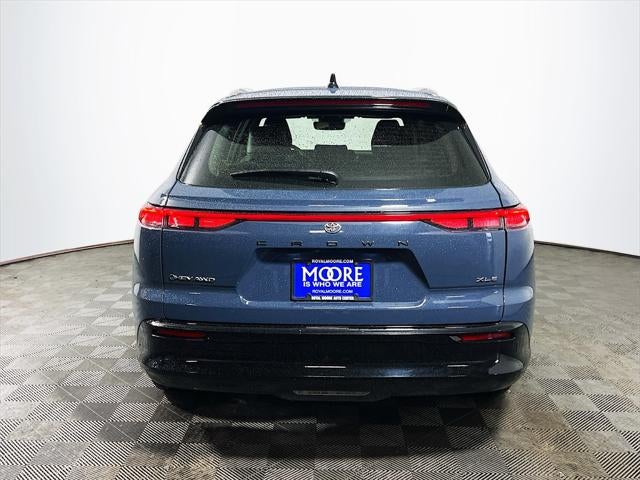 2025 Toyota Crown Signia XLE