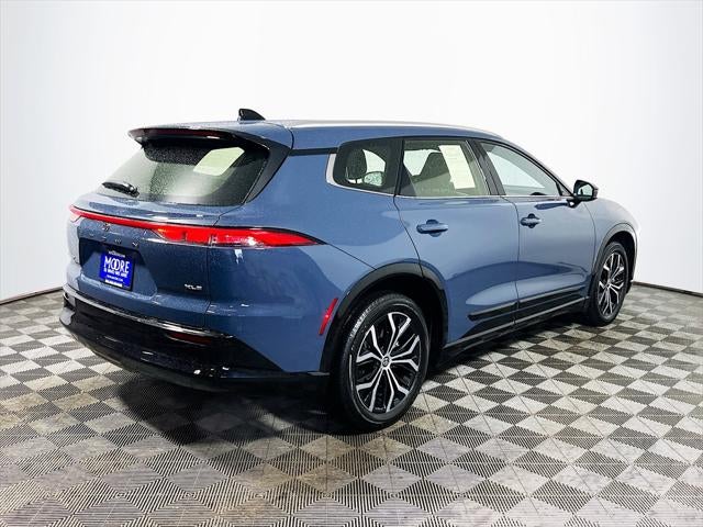 2025 Toyota Crown Signia XLE