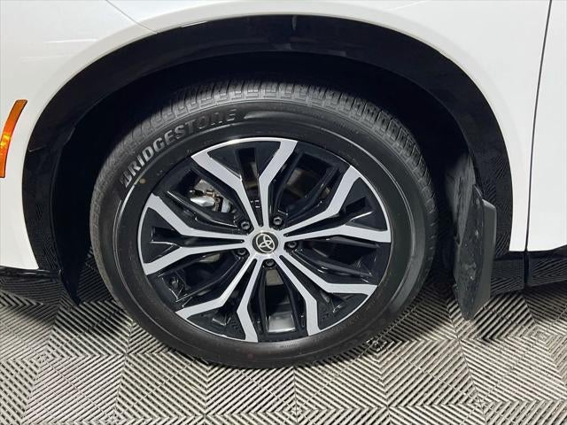 2025 Toyota Crown Signia XLE