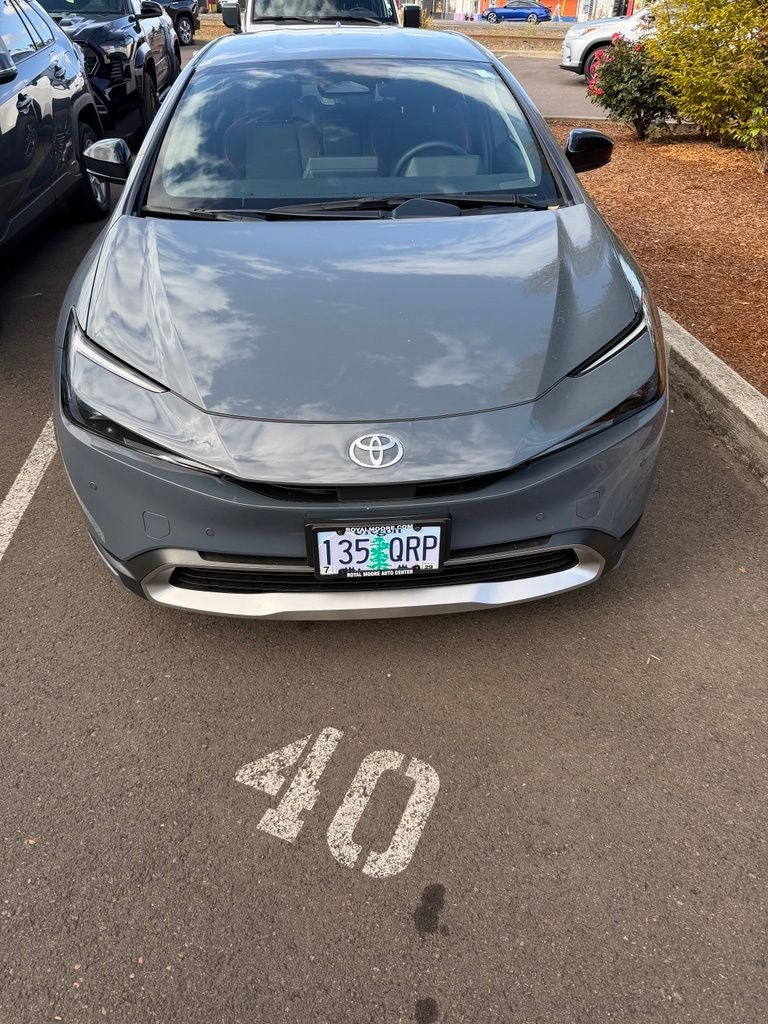 2025 Toyota Prius Plug-In Hybrid SE