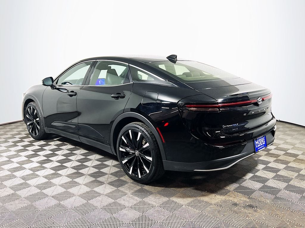 2025 Toyota Crown Platinum