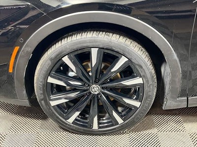 2025 Toyota Crown Platinum