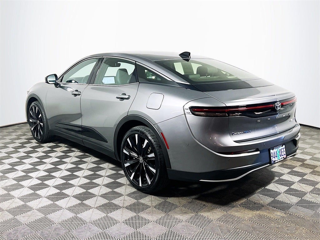 2025 Toyota Crown Platinum