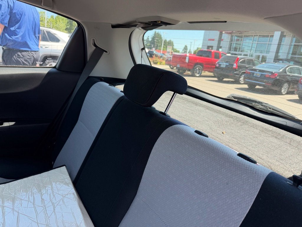 2012 Toyota Yaris LE