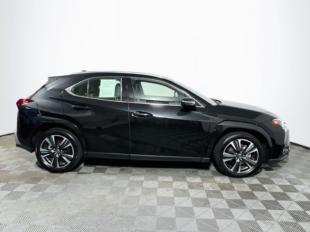 2025 Lexus UX 300h Premium