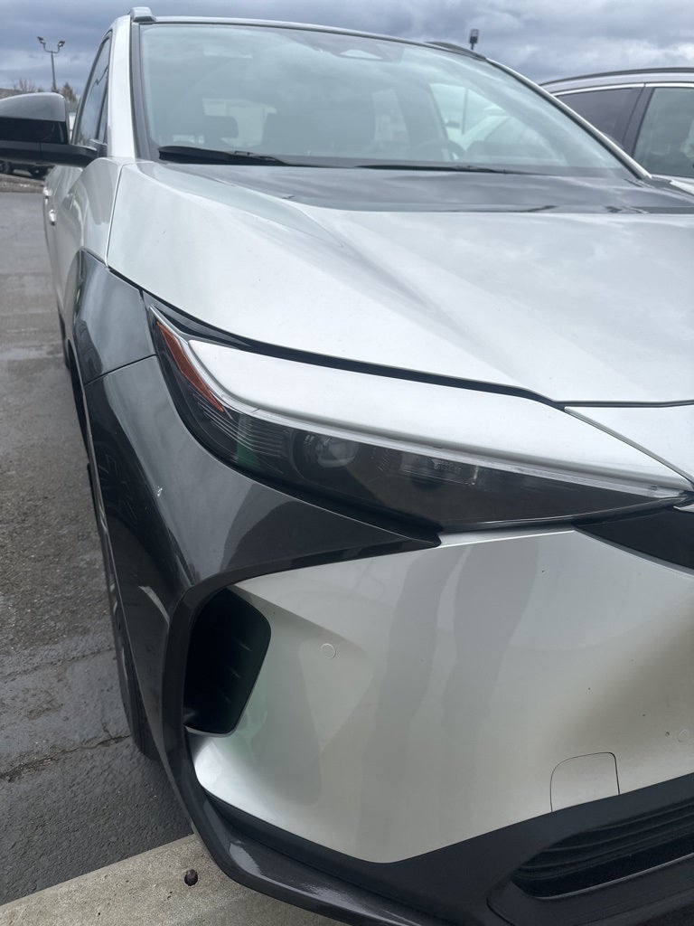 2025 Toyota bZ4X XLE