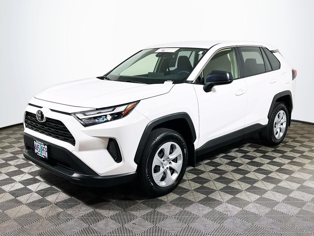 2025 Toyota RAV4 LE