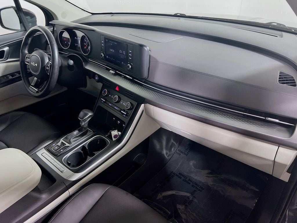 2024 Kia Carnival LX