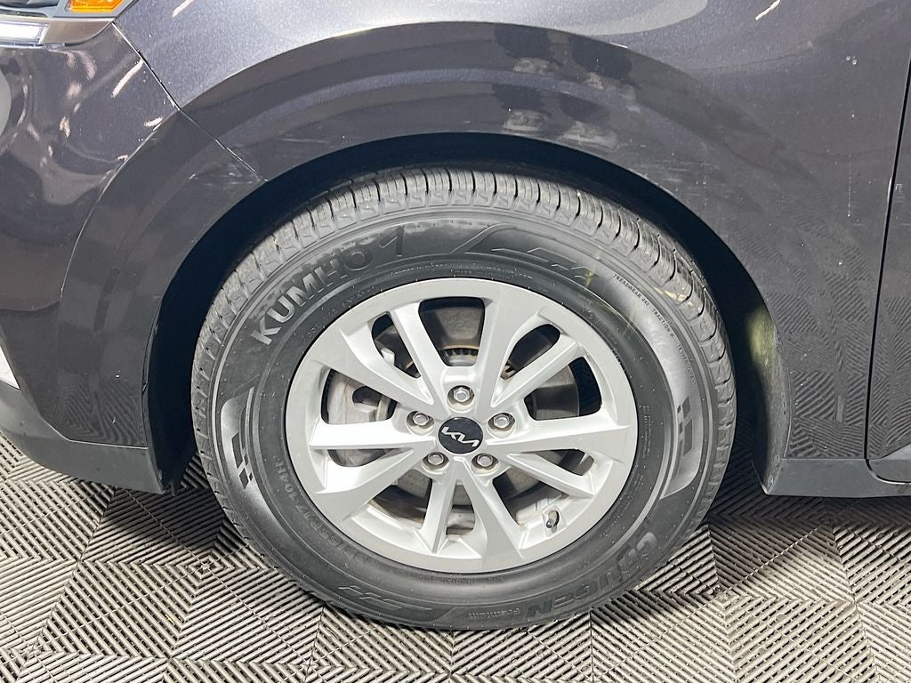 2024 Kia Carnival LX